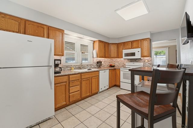 1603 E Glenwood Drive, Des Moines, IA 50320