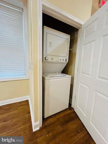 338 N CHARLES ST, Baltimore, MD 21201