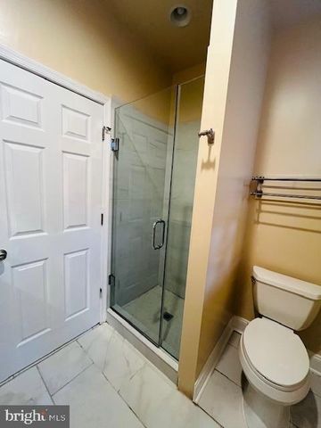 338 N CHARLES ST, Baltimore, MD 21201