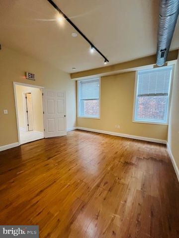 338 N CHARLES ST, Baltimore, MD 21201