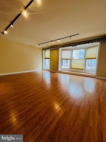 338 N CHARLES ST, Baltimore, MD 21201