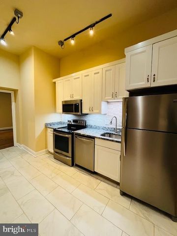 338 N CHARLES ST, Baltimore, MD 21201