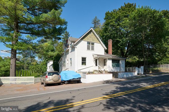 829-833 ELMWOOD ST, State College, PA 16801