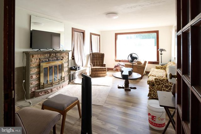 829-833 ELMWOOD ST, State College, PA 16801