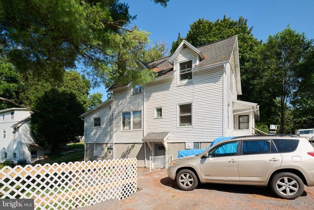 829-833 ELMWOOD ST, State College, PA 16801