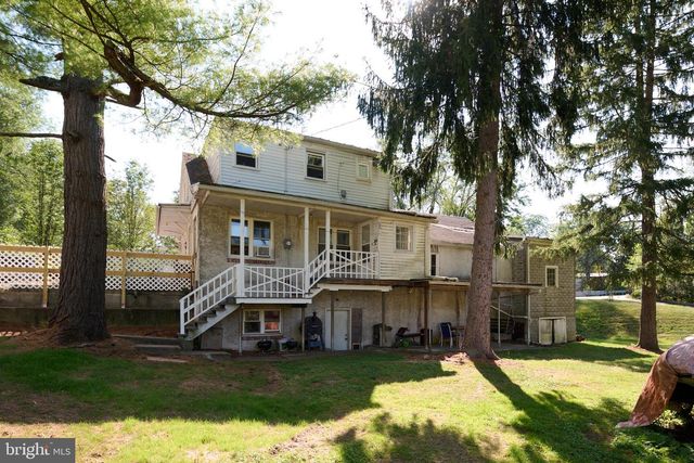 829-833 ELMWOOD ST, State College, PA 16801