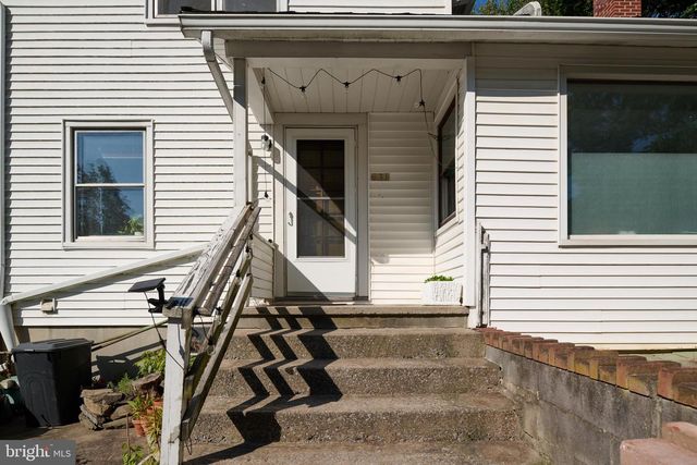 829-833 ELMWOOD ST, State College, PA 16801