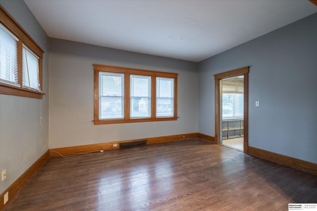 4515 S 16th Street, Omaha, NE 68107