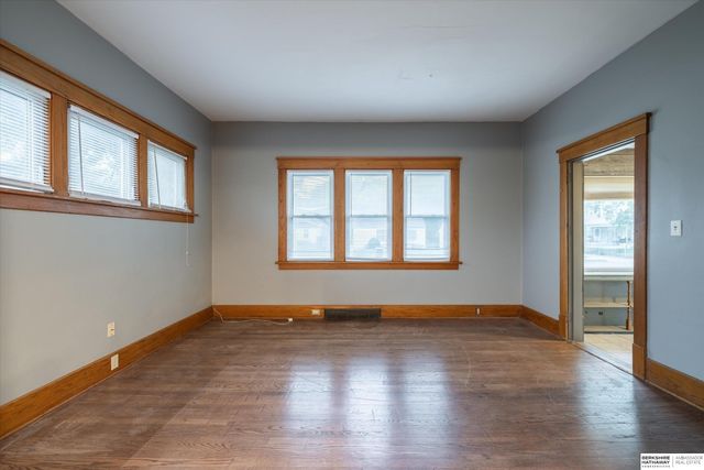 4515 S 16th Street, Omaha, NE 68107