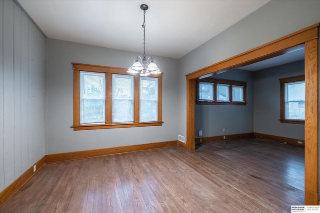 4515 S 16th Street, Omaha, NE 68107