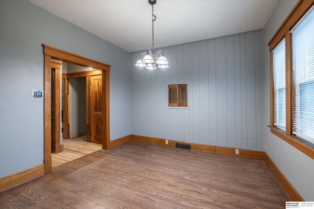 4515 S 16th Street, Omaha, NE 68107