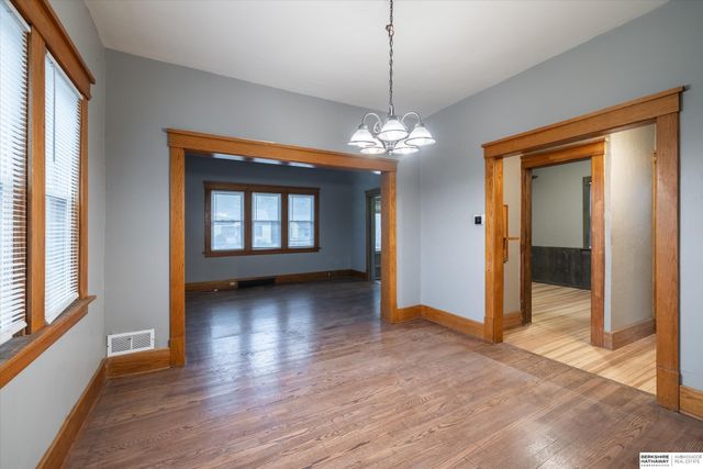 4515 S 16th Street, Omaha, NE 68107