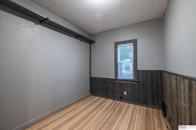 4515 S 16th Street, Omaha, NE 68107