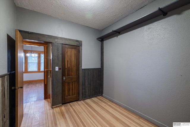 4515 S 16th Street, Omaha, NE 68107