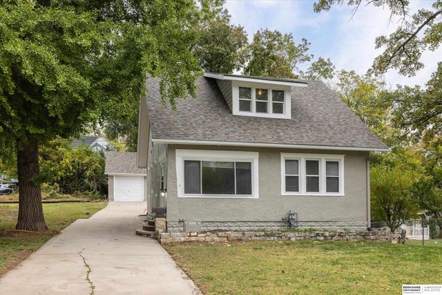 4515 S 16th Street, Omaha, NE 68107