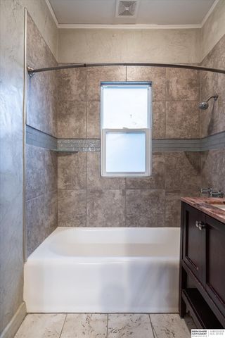 4515 S 16th Street, Omaha, NE 68107