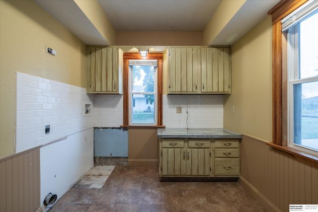 4515 S 16th Street, Omaha, NE 68107