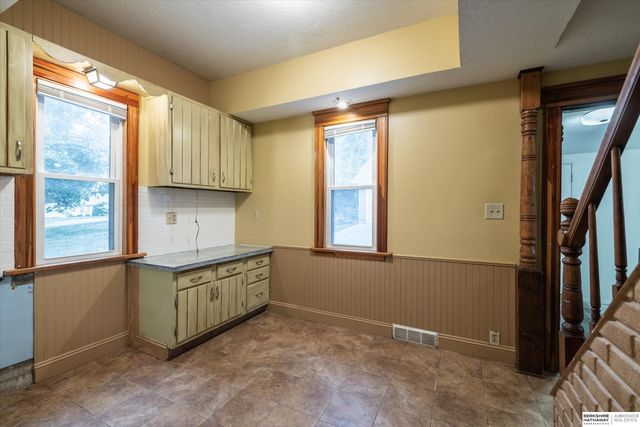 4515 S 16th Street, Omaha, NE 68107