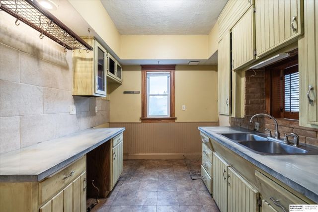 4515 S 16th Street, Omaha, NE 68107