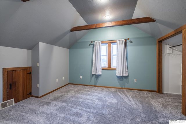 4515 S 16th Street, Omaha, NE 68107