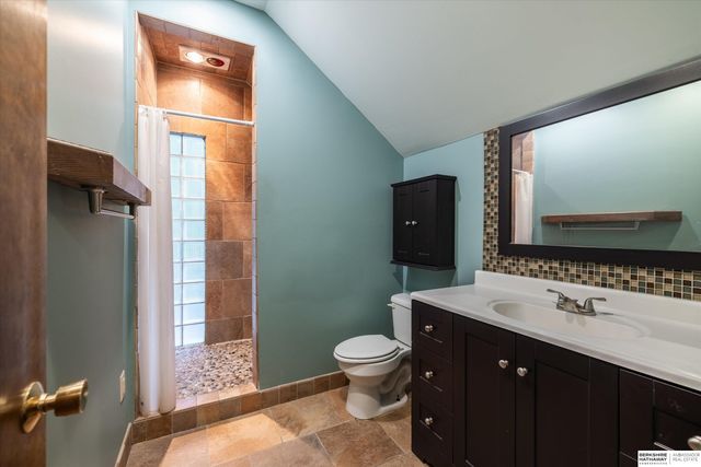 4515 S 16th Street, Omaha, NE 68107