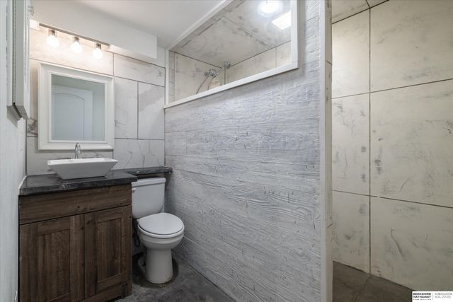 4515 S 16th Street, Omaha, NE 68107