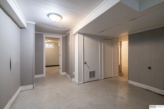 4515 S 16th Street, Omaha, NE 68107