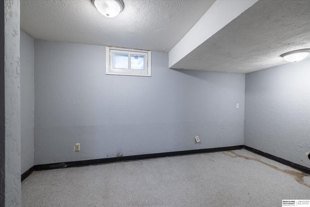 4515 S 16th Street, Omaha, NE 68107