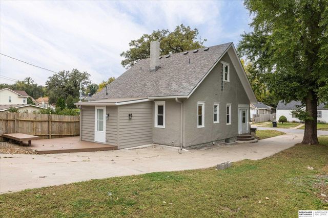 4515 S 16th Street, Omaha, NE 68107