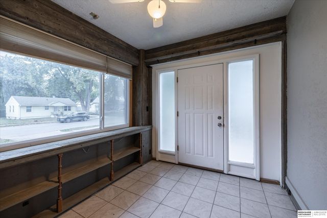 4515 S 16th Street, Omaha, NE 68107