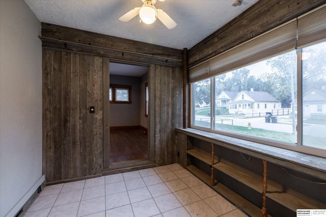 4515 S 16th Street, Omaha, NE 68107