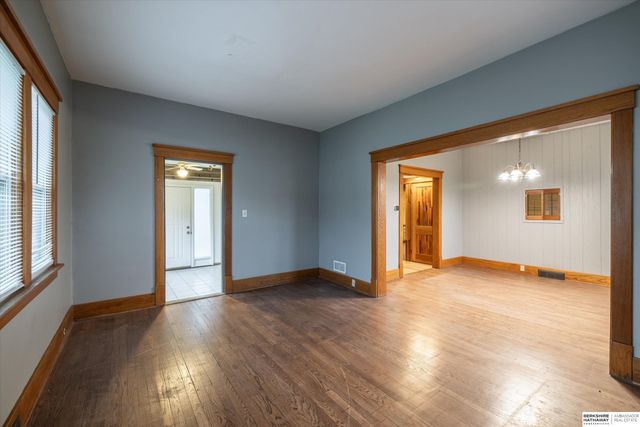 4515 S 16th Street, Omaha, NE 68107