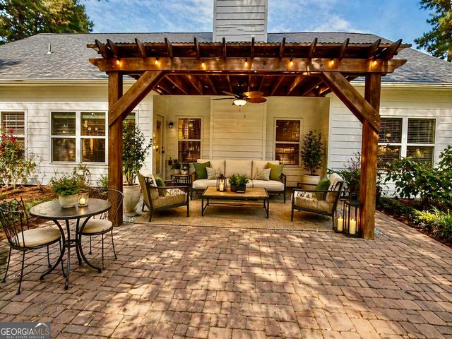 2839 Shadowstone Way, Winder, GA 30680