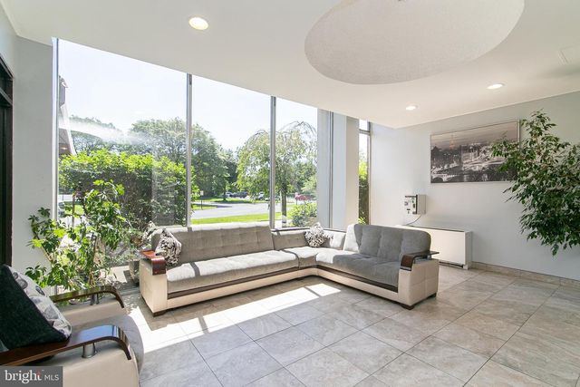 405 BARCLAY TOWERS, Cherry Hill, NJ 08034