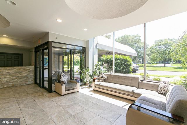 405 BARCLAY TOWERS, Cherry Hill, NJ 08034