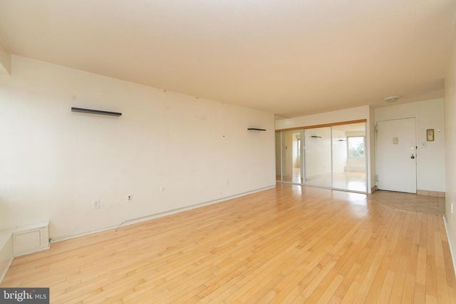 405 BARCLAY TOWERS, Cherry Hill, NJ 08034