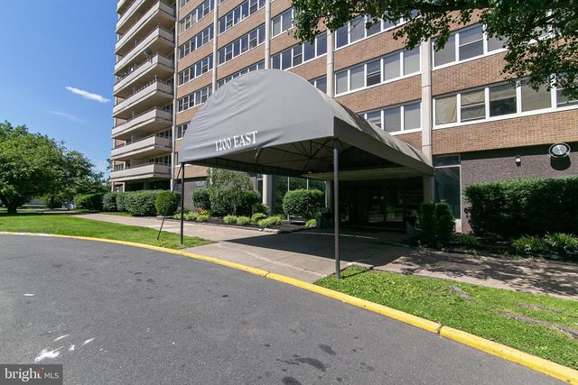 405 BARCLAY TOWERS, Cherry Hill, NJ 08034