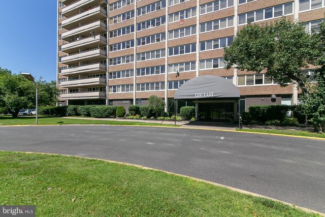 405 BARCLAY TOWERS, Cherry Hill, NJ 08034