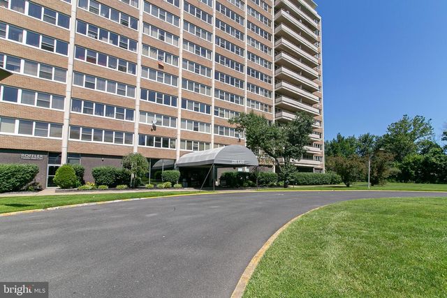 405 BARCLAY TOWERS, Cherry Hill, NJ 08034