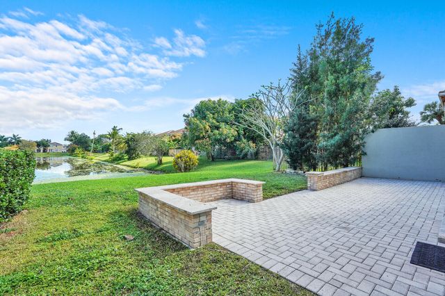 5486 Queenship Court, Greenacres, FL 33463