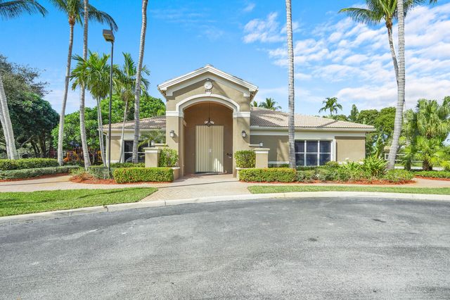 5486 Queenship Court, Greenacres, FL 33463