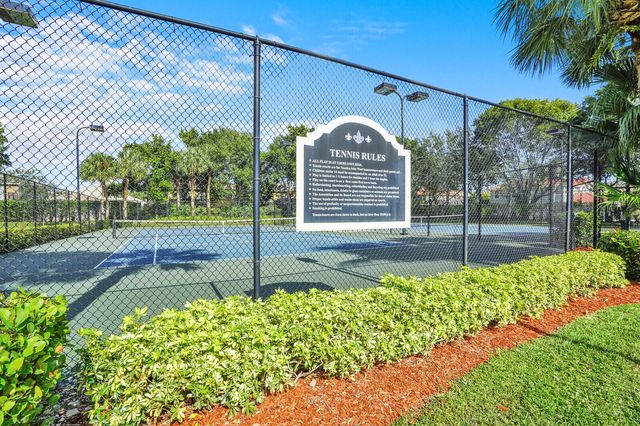 5486 Queenship Court, Greenacres, FL 33463