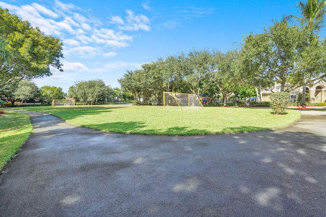 5486 Queenship Court, Greenacres, FL 33463