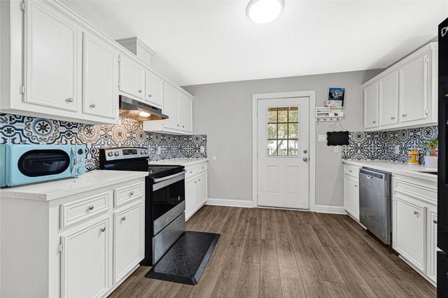 1300 Cypress Street, Baytown, TX 77520