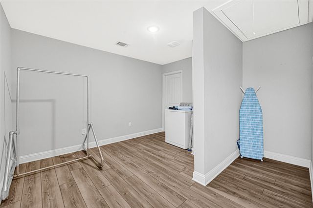 1300 Cypress Street, Baytown, TX 77520