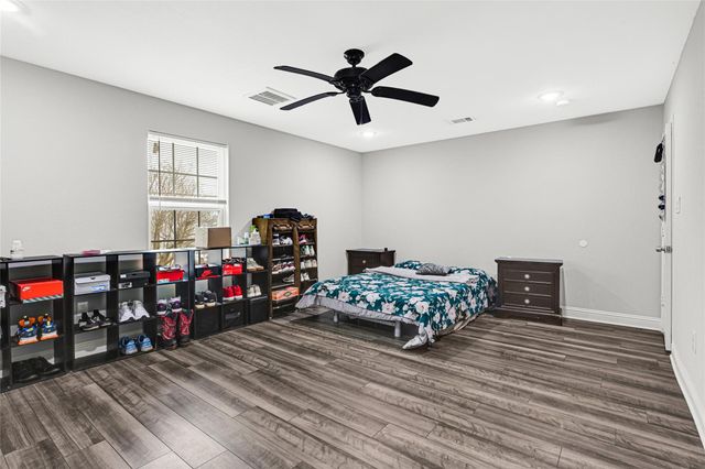 1300 Cypress Street, Baytown, TX 77520