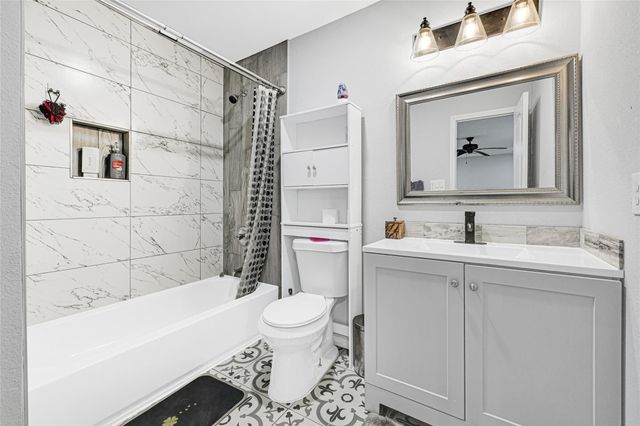 1300 Cypress Street, Baytown, TX 77520