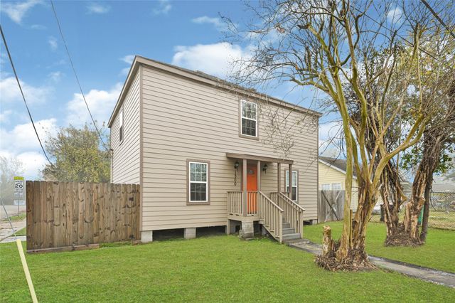 1300 Cypress Street, Baytown, TX 77520