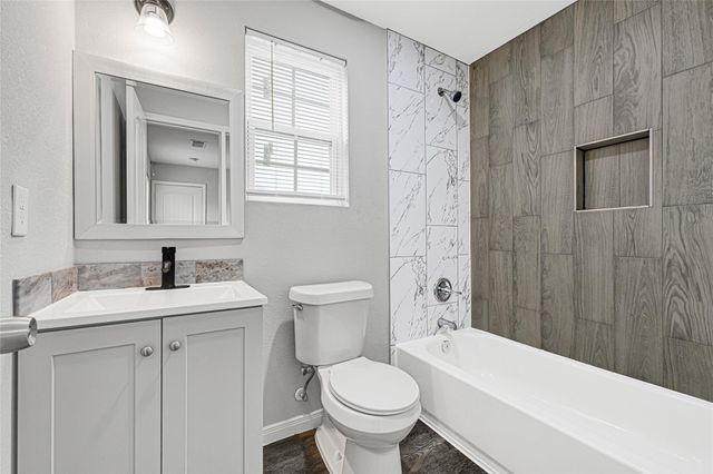 1300 Cypress Street, Baytown, TX 77520