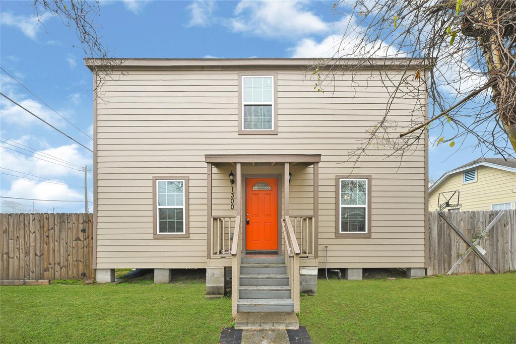 1300 Cypress Street, Baytown, TX 77520